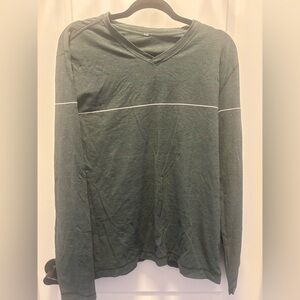 Men's Lululemon Green V-Neck Shirt. No rip tag - looks M